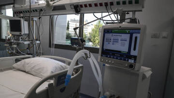 Κορωνοϊός: 602 νεκροί σε 17 μέρες - Στο «κόκκινο» τα νοσοκομεία