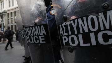 Πέντε συλλήψεις για επιθέσεις σε βάρος αστυνομικών στα Σεπόλια