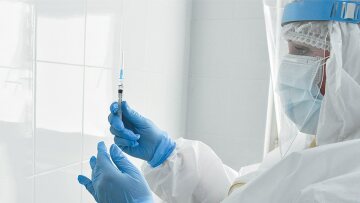 BioNTech: Πιθανή ακόμη και στα μέσα Δεκεμβρίου η έγκριση του εμβολίου της Pfizer