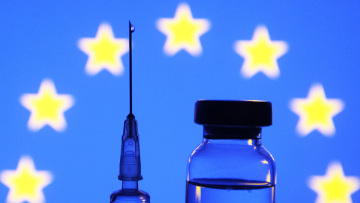 Παίρνουν άδεια μέσα στο Δεκέμβριο τα εμβόλια της Moderna και της Pfizer