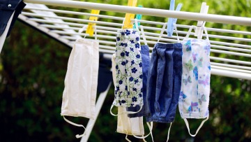 Κορωνοϊός: Τι πρέπει να κάνετε για να αποφύγετε την μετάδοσή του μεταξύ ατόμων στο ίδιο σπίτι