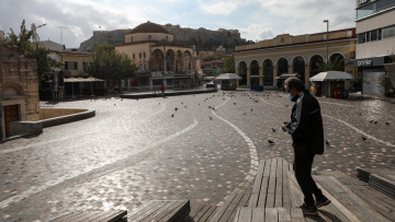 Κορωνοϊός: Και τρίτο κύμα «βλέπουν» οι ειδικοί - Τι λένε για τα Χριστούγεννα 