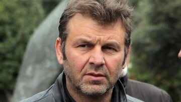 Απόστολος Γκλέτσος: «Νόμιζα ότι έχω κορωνοϊό, όταν ήρθαν δυο “αστροναύτες” και με πήραν από το σπίτι»