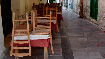 Lockdown: Τα σενάρια για τα Χριστούγεννα - «Όχι» στο άνοιγμα λένε επιχειρηματίες στην εστίαση