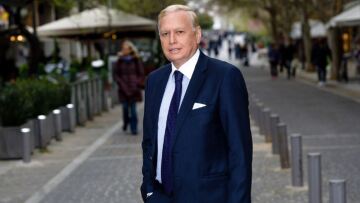 Αντιδήμαρχος Αθηναίων νοσταλγεί το σπίτι του στη Γερμανία και την αγαπημένη του... Aston Martin