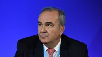 Παπαθανάσης: Εντός της εβδομάδας θα συζητηθεί το άνοιγμα των υπόλοιπων καταστημάτων