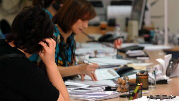 Εισφορά αλληλεγγύης: Ποιοι και πόσα κερδίζουν από την κατάργησή της το 2021 και ποιοι δεν ωφελούνται