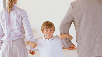 Οικογενειακό δίκαιο: Αλλάζει για τους διαζευγμένους γονείς