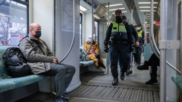 Κορωνοϊός - Γερμανία: Πρόσβαση σε εργασία και μέσα μεταφοράς για εμβολιασμένους και κατόχους αρνητικού τεστ