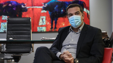 Τσίπρας κατά Μητσοτάκη για τους θανάτους υγειονομικών: Οι ιδεοληψίες πάνω από τις ανθρώπινες ζωές