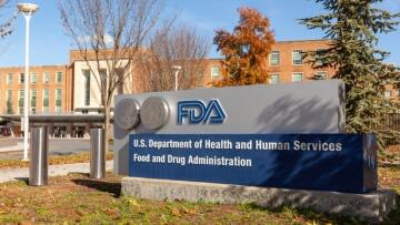 Εμβόλιο για τον κορωνοϊό: Ο FDA καθησυχάζει για τις αλλεργίες - Τι διευκρίνισε αξιωματούχος