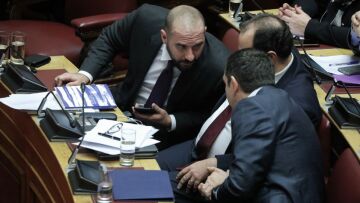 Στη Βουλή η νέα τροπολογία ΣΥΡΙΖΑ για τους ένστολους μετά την εσωκομματική κόντρα