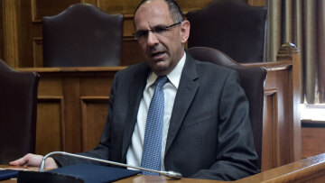 Γεραπετρίτης: Τα χρήματα από το Ταμείο Ανάκαμψης αποτελούν ευκαιρία για την ανασυγκρότηση της χώρας