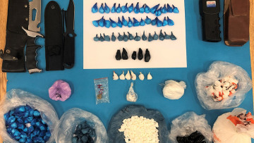 «Οικογενειακή επιχείρηση» πουλούσε κοκαΐνη με... delivery σε βίλες σε Εκάλη, Βούλα και Κολωνάκι - Δείτε φωτογραφίες