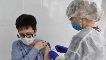 Σχέδιο «Ελευθερία»: Ποια εμβόλια έρχονται στην Ελλάδα και πότε - Ποιοι θα τα κάνουν πρώτοι