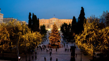 Καιρός - Χριστούγεννα:  Βροχές στα δυτικά και κρύο σε όλη τη χώρα - Νέοι χάρτες και βίντεο