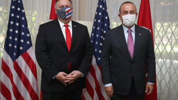 Ο Πομπέο χρυσώνει το χάπι στον Τσαβούσογλου: Οι κυρώσεις είχαν στόχο την Ρωσία