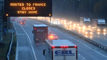 Κορωνοϊός: Συναγερμός από τη μετάλλαξη - Αποκομμένη η Βρετανία, χάος στα αεροδρόμια 