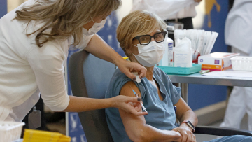 Εμβόλιο Pfizer: Έτσι θα το εγκρίνει η Ευρωπαϊκή Ένωση – Σήμερα το πρώτο «πράσινο φως»