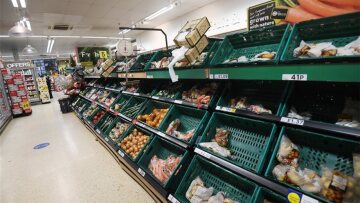 Αγωνία στη Βρετανία: Προειδοποιήσεις για δραματικές ελλείψεις στα τρόφιμα