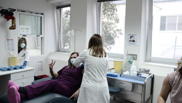 Κορωνοϊός: Δεύτερη μέρα εμβολιασμών - Ποιοι εμβολιάζονται σήμερα