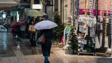Καιρός: Βροχές σε όλη τη χώρα- Βελτίωση την Πρωτοχρονιά