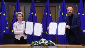 Brexit: Μισέλ και Φον ντερ Λάιεν υπέγραψαν τη συμφωνία ΕΕ - Ηνωμένου Βασιλείου
