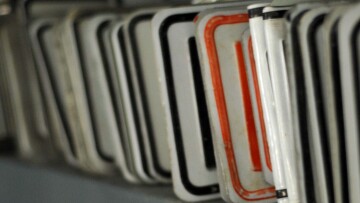 Κατάθεση πινακίδων κυκλοφορίας: Βήμα προς βήμα η διαδικασία από τον υπολογιστή σας 