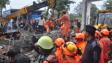 Ινδία: Πάνω από 20 νεκροί από την κατάρρευση της οροφής σε αποτεφρωτήριο