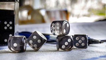 Ηράκλειο: Μετέτρεψαν φορτηγό σε λέσχη για τυχερά παιχνίδια - Πέντε συλλήψεις