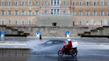 Καιρός: Ισχυρές βροχές και καταιγίδες με πυκνές χιονοπτώσεις στα ορεινά