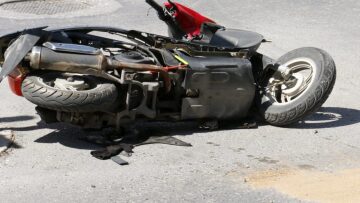 Θεσσαλονίκη: Νεκρός 22χρονος οδηγός μηχανής σε τροχαίο