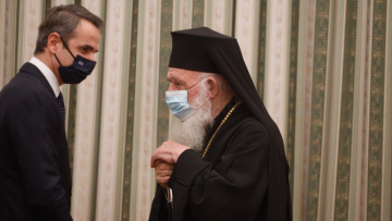 Από την σύγκρουση στην αποκλιμάκωση: Το παρασκήνιο της «κρίσης» ανάμεσα σε κυβέρνηση και Εκκλησία