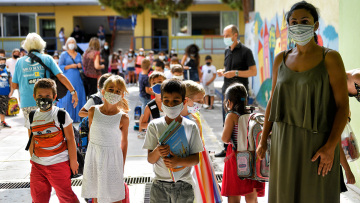 Άνοιγμα σχολείων: «Ναι» από τους λοιμωξιολόγους και για τις «κόκκινες» περιοχές