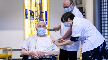 «Καταπέλτης» ο αρχισυντάκτης της Bild για τους εμβολιασμούς στη «γηραιά ήπειρο»: Δείτε τα χάλια της ΕΕ