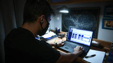 Σχολεία: Τηλεκπαίδευση σε Γυμνάσια-Λύκεια από σήμερα - Με ποιο κωδικό θα γίνεται η μετάβαση στα Δημοτικά