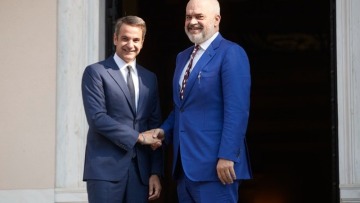 Στην Αθήνα σήμερα ο Έντι Ράμα - Θα συναντηθεί με Μητσοτάκη και Δένδια