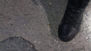 Αδέσποτη σφαίρα σε ταξί στο Μενίδι: «Γλιτώσαμε για λίγα χιλιοστά!», λέει σοκαρισμένος ο οδηγός