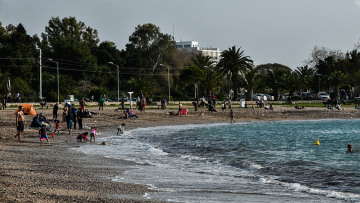 Καβούρι- Βουλιαγμένη: Ποιο lockdown; - Χαμός στις παραλίες 