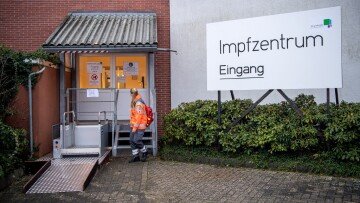 Κορωνοϊός - «Πονοκέφαλος» στη Γερμανία: Ελλείψεις στα εμβόλια, άδεια τα κέντρα εμβολιασμού 