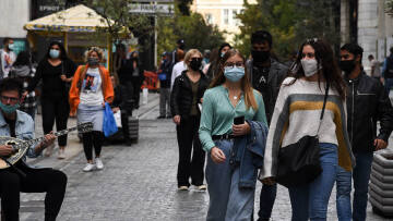 Κορωνοϊός: Φουντώνει η αγωνία των ειδικών για την Αττική - Αναμονή για αγορά, νέα μέτρα για εστίαση