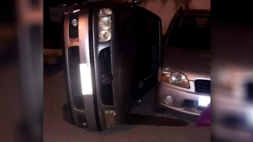 «Χειρουργική επέμβαση» αφαίρεσης καταλύτη: Τώρα αναποδογυρίζουν τα Ι.Χ - Δείτε φωτογραφίες