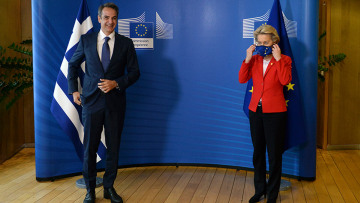 Politico: Πιστοποιητικό εμβολιασμού πρότεινε στην ΕΕ ο Κυριάκος Μητσοτάκης