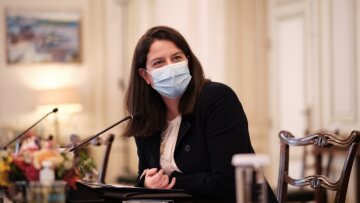 Σχολεία - Κεραμέως: Μετά το Πάσχα η συζήτηση για το άνοιγμα Δημοτικών και Γυμνασίων 