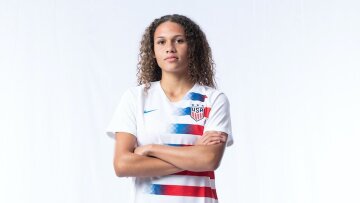 Η κόρη του Ρόντμαν παίζει ποδόσφαιρο και επιλέχθηκε στο Νο2 του draft