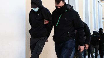 Ξυλοδαρμός σταθμάρχη: «Μισή» μεταμέλεια από τους δύο ανήλικους - Επιμένουν ότι τους προκάλεσε ο 53χρονος