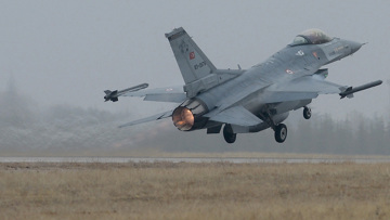 Πέντε υπερπτήσεις από τουρκικά F-16 πάνω από ελληνικά νησιά 