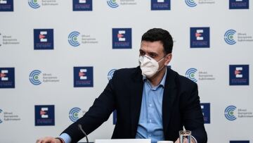 Κικίλιας: Δημιουργείται δίκτυο επιτήρησης για τις μεταλλάξεις του κορωνοϊού 