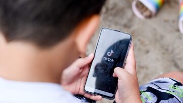 Η Ιταλία μπλοκάρει το TikTok σε ανήλικους μετά τον θάνατο 10χρονης από ασφυξία 