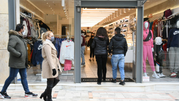 Ωράριο καταστημάτων - Σούπερ μάρκετ: Πότε ανοίγουν - κλείνουν την Κυριακή